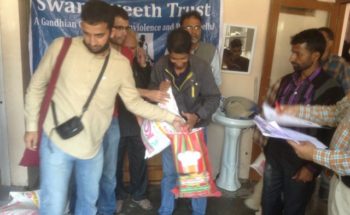 Swarajpeeth contribution in Kashmir Relief